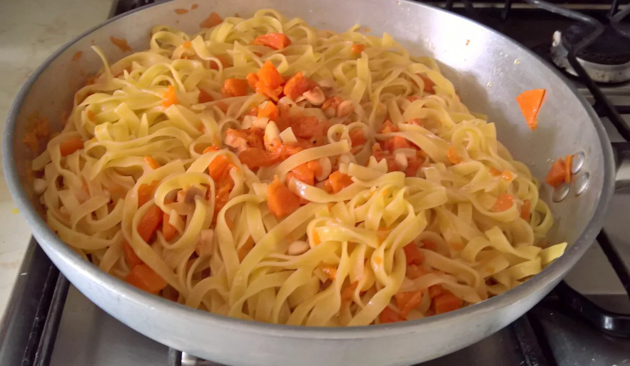 Tagliatelle con dadolata di zucca